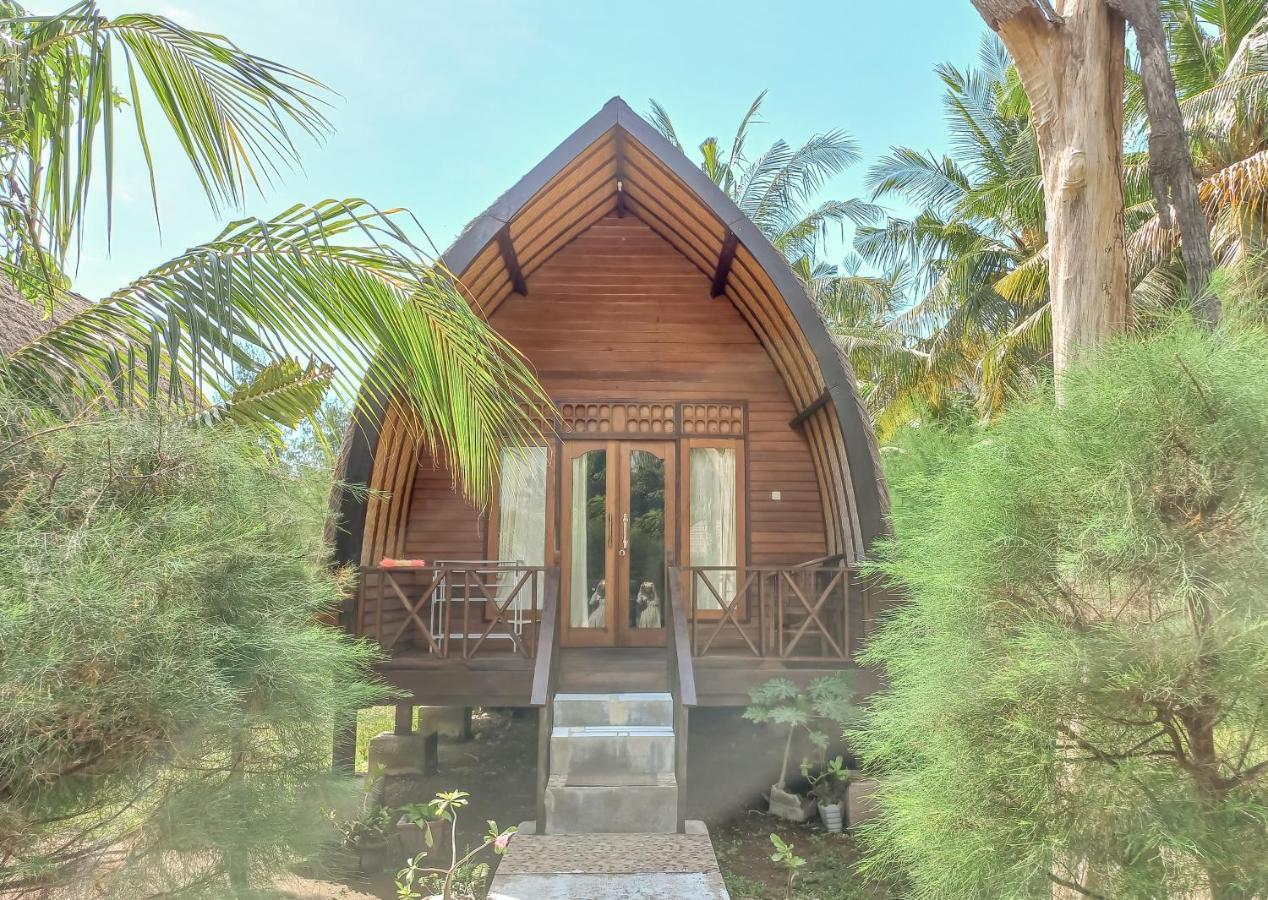 Nusa Indah Bungalows Gili Air Exteriör bild