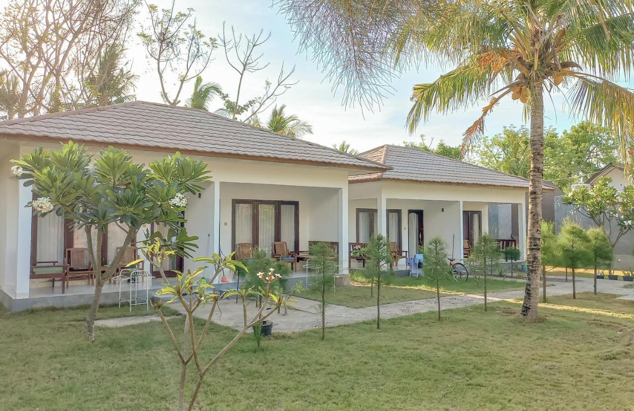 Nusa Indah Bungalows Gili Air Exteriör bild