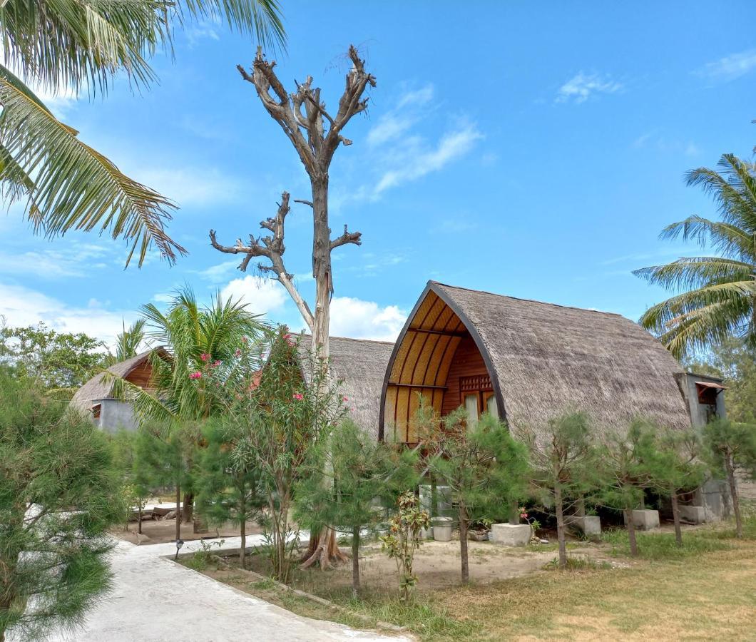 Nusa Indah Bungalows Gili Air Exteriör bild
