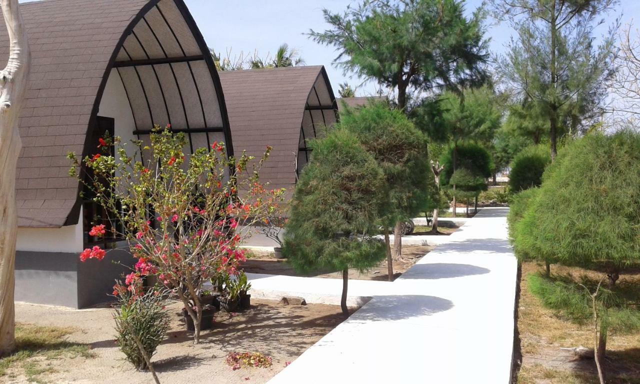 Nusa Indah Bungalows Gili Air Exteriör bild