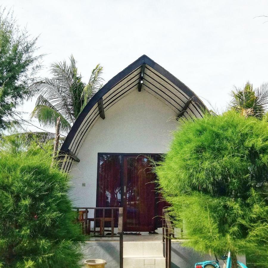 Nusa Indah Bungalows Gili Air Exteriör bild