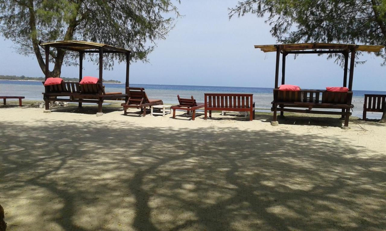 Nusa Indah Bungalows Gili Air Exteriör bild